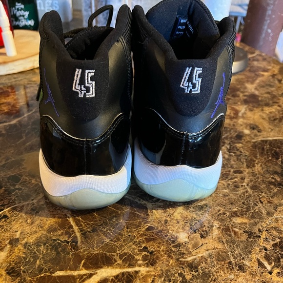 Space jam 11’s - Picture 4 of 5